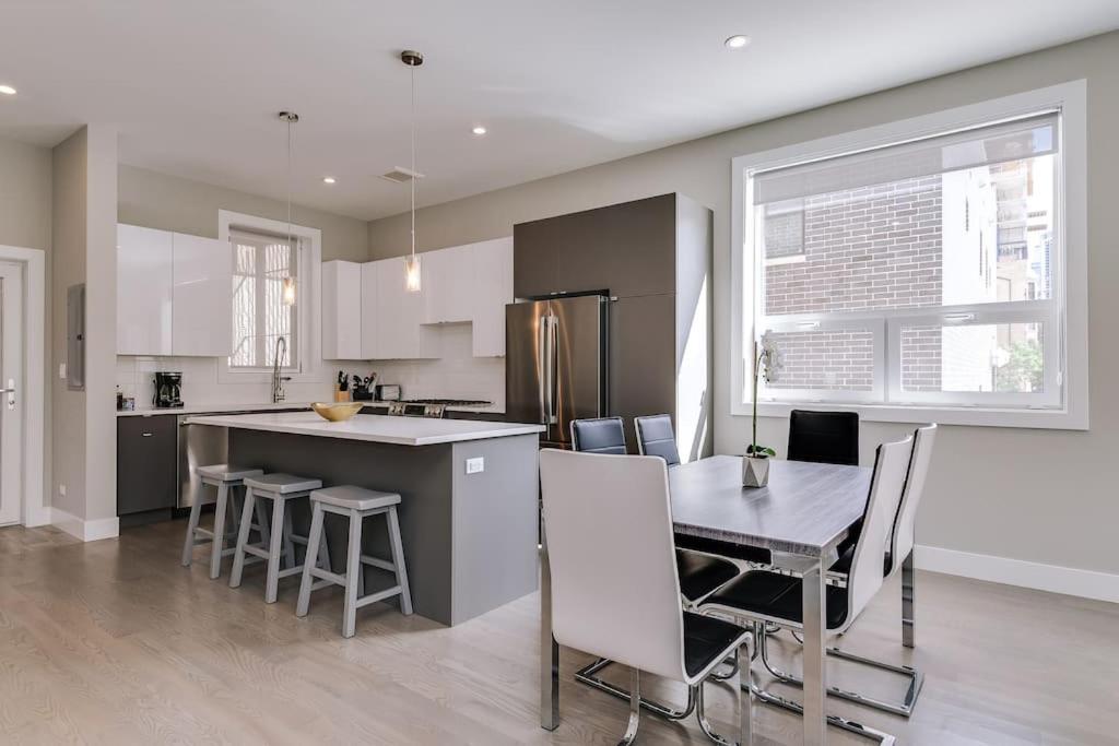 Stunning Duplex Condo #1 - Downtown River North 시카고 외부 사진