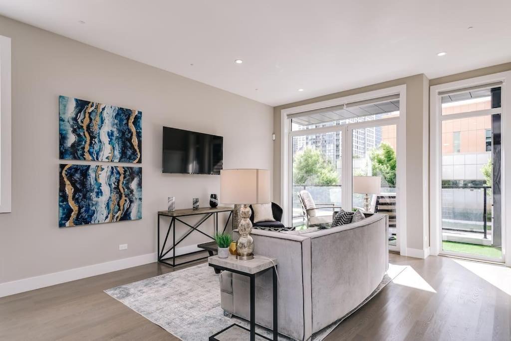 Stunning Duplex Condo #1 - Downtown River North 시카고 외부 사진