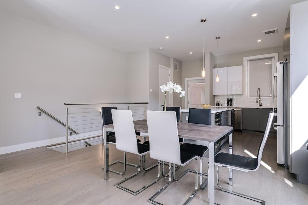 Stunning Duplex Condo #1 - Downtown River North 시카고 외부 사진