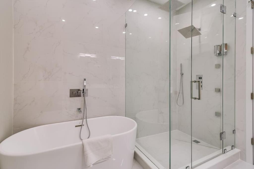 Stunning Duplex Condo #1 - Downtown River North 시카고 외부 사진