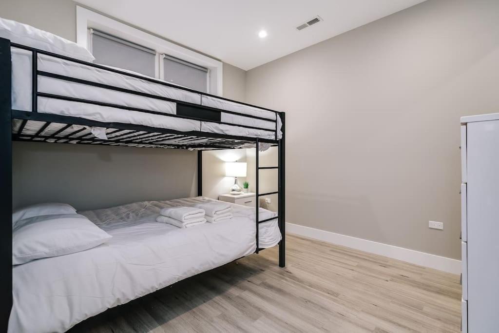 Stunning Duplex Condo #1 - Downtown River North 시카고 외부 사진